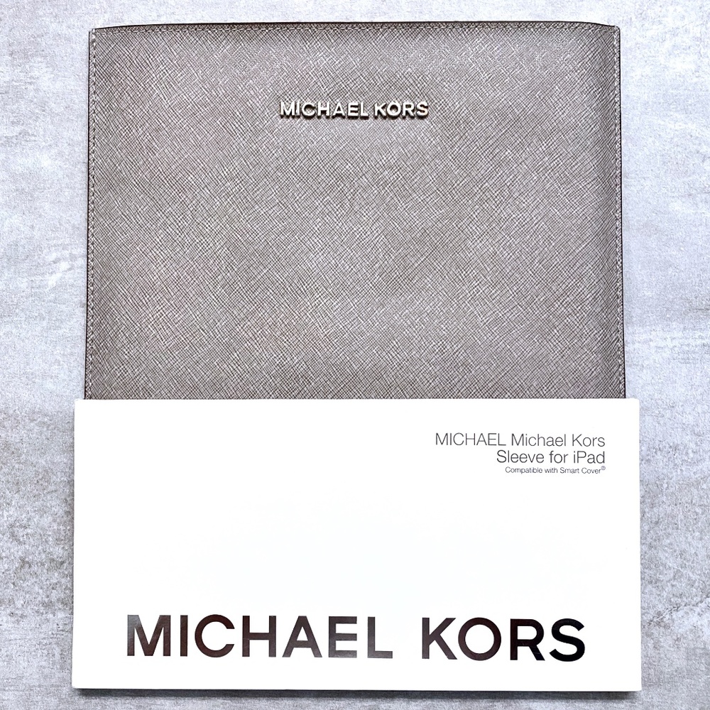 MICHAEL KORS Gray Saffiano Leather iPad Padded Sleeve /Pouch /Case /Cover